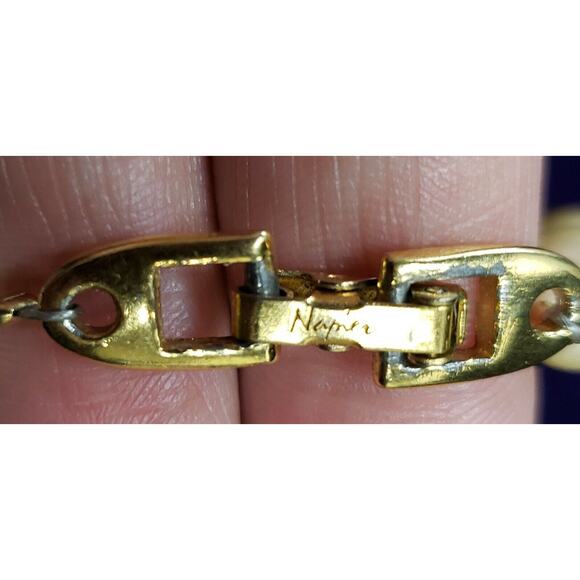 Vintage Napier Signed Faux Pearl and Gold Tone Beaded Pendant Necklace - Picture 10 of 12